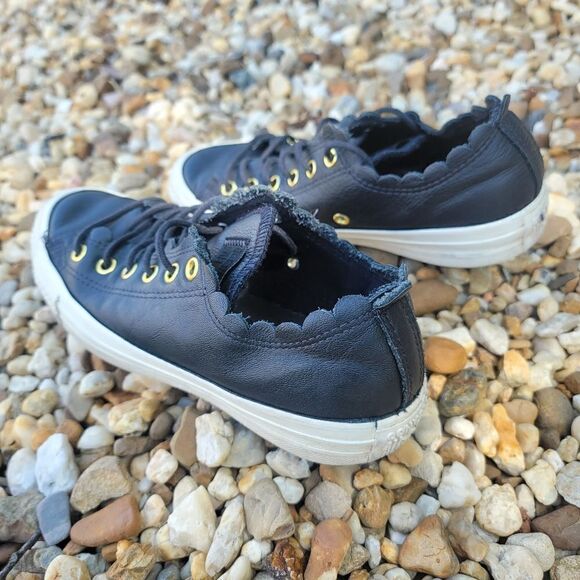 Converse - Womens Shoes - SIZE 7 - Picture 4 of 9